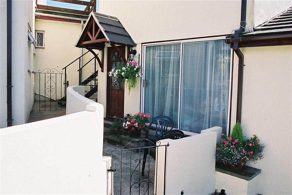 Crossways & Sea View Holiday Apartments Torquay Dış mekan fotoğraf