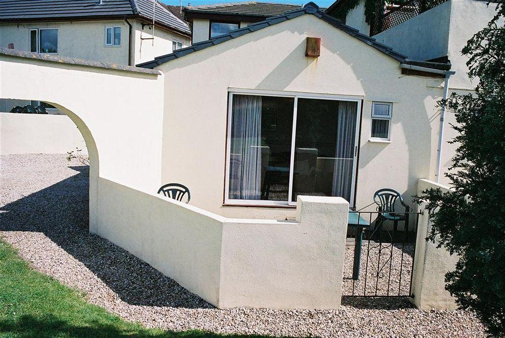 Crossways & Sea View Holiday Apartments Torquay Dış mekan fotoğraf