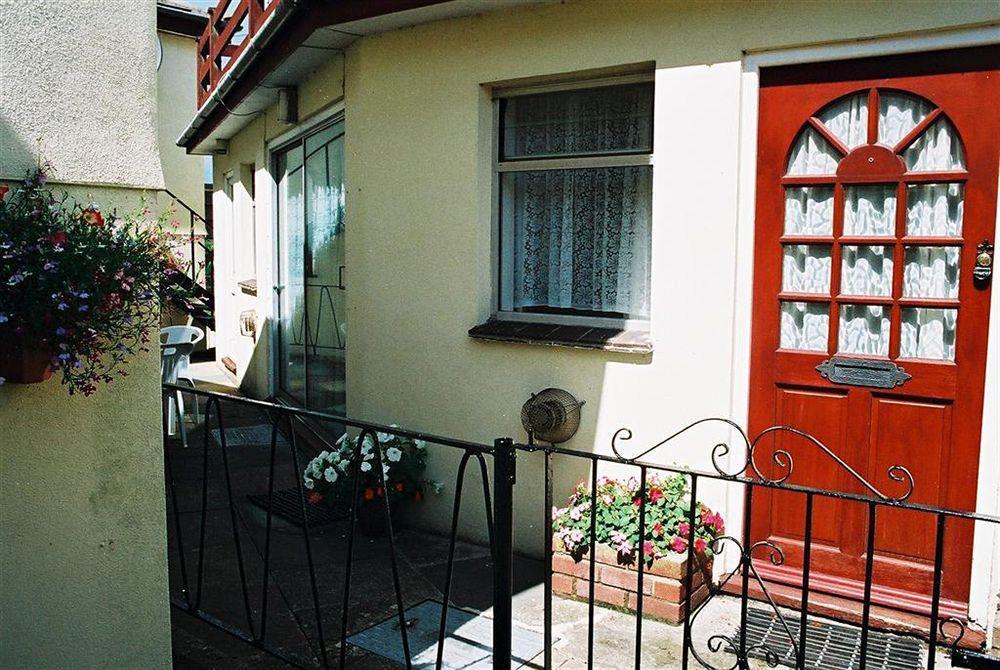 Crossways & Sea View Holiday Apartments Torquay Dış mekan fotoğraf